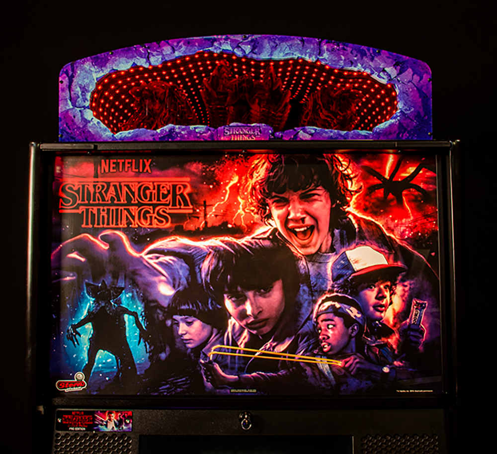 STRANGER THINGS TOPPER