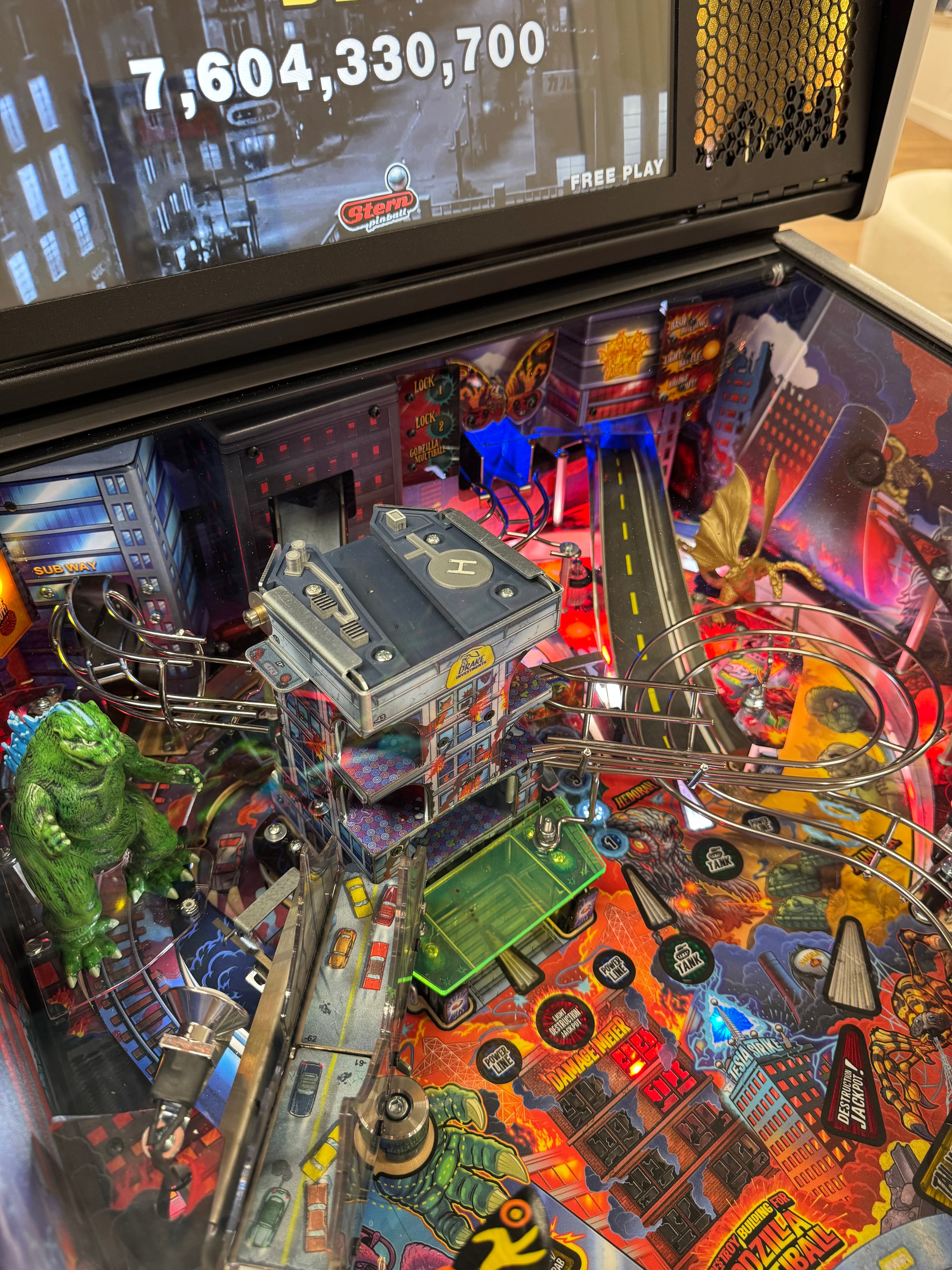 GODZILLA PINBALL MACHINE