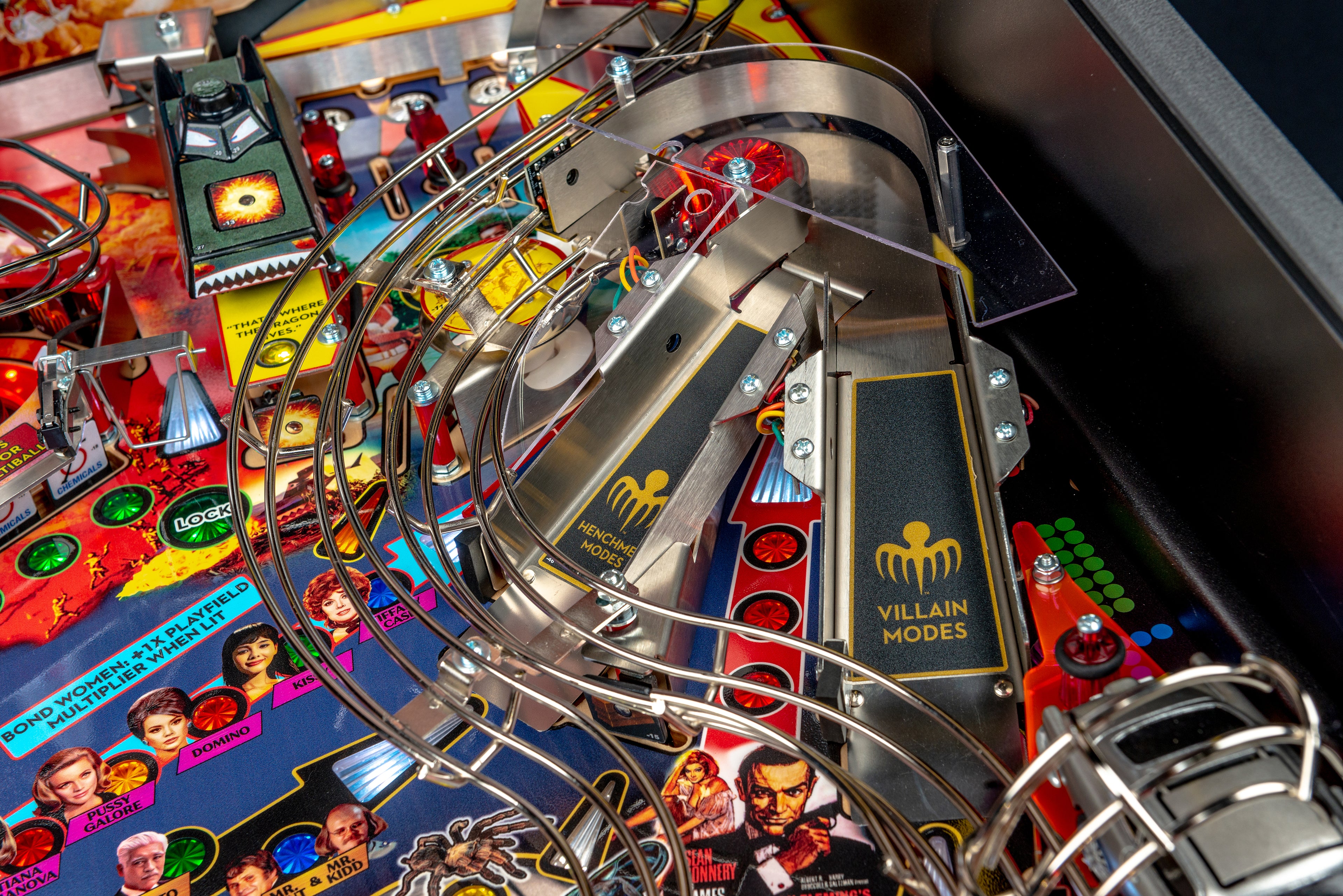 JAMES BOND PINBALL MACHINE