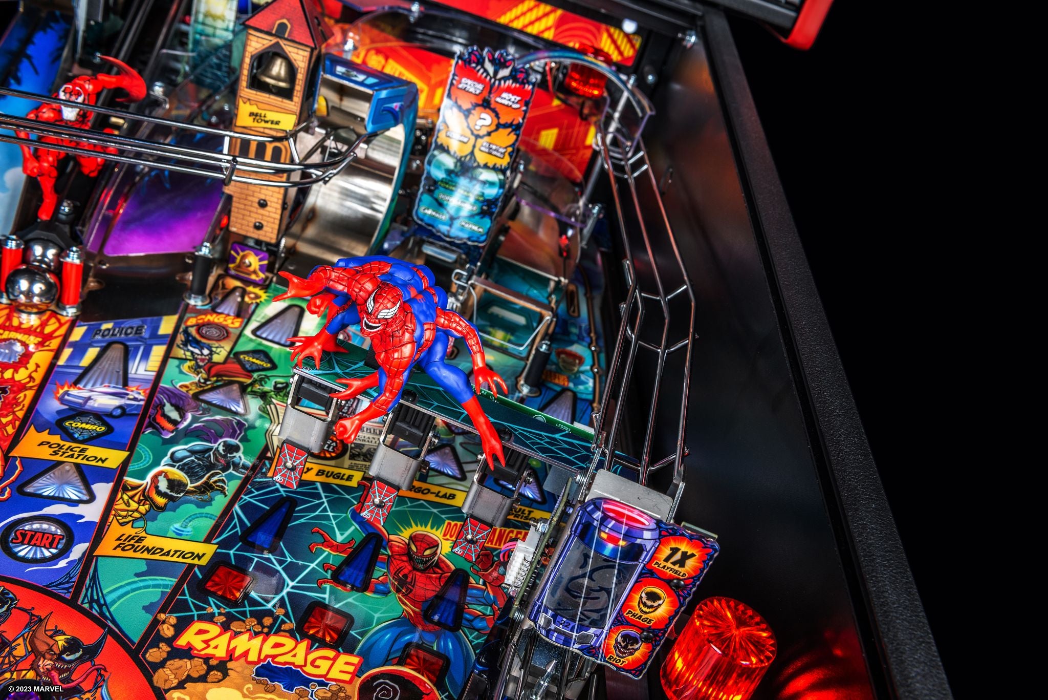 VENOM PINBALL MACHINE