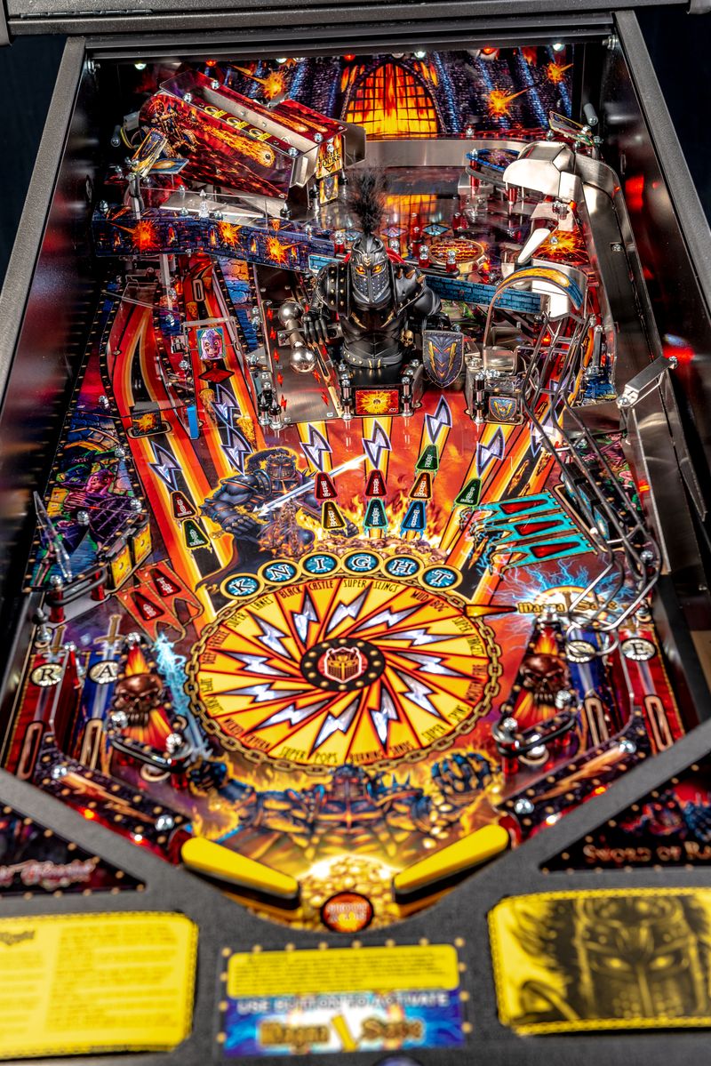 BLACK KNIGHT: SWORD OF RAGE PINBALL MACHINE