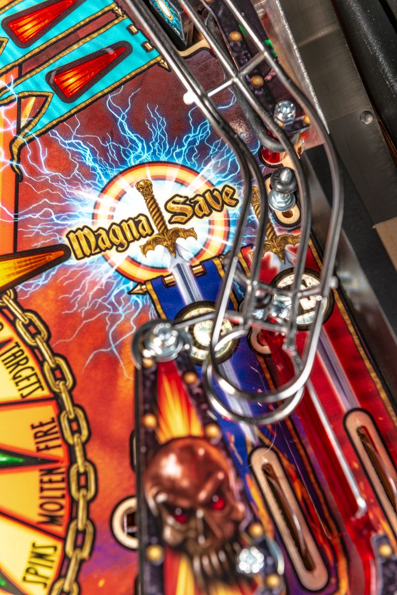 BLACK KNIGHT: SWORD OF RAGE PINBALL MACHINE