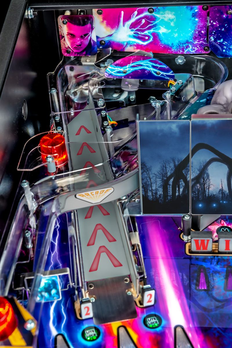 STRANGER THINGS PINBALL MACHINE